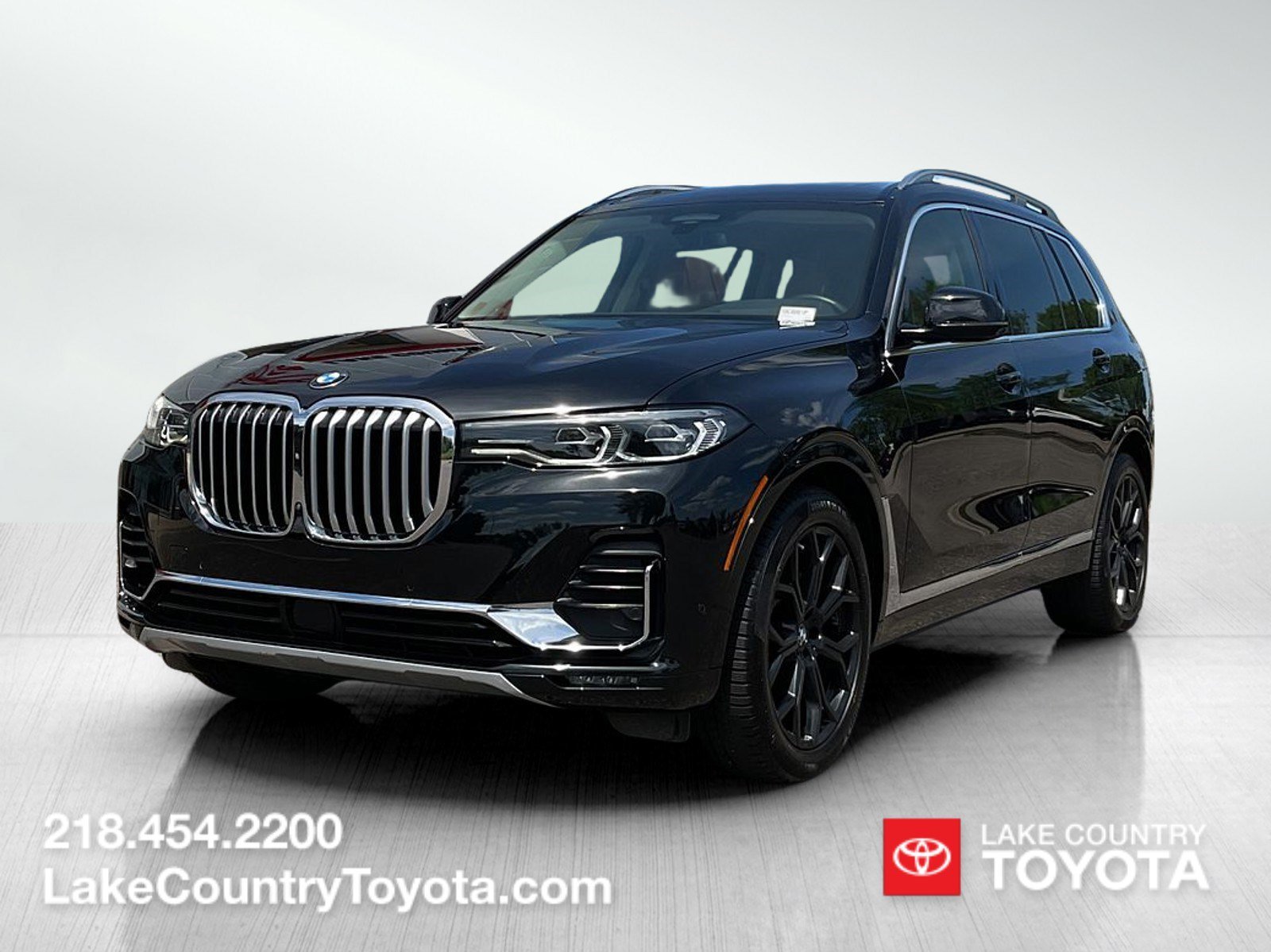 Used 2022 Black BMW xDrive40i image 1