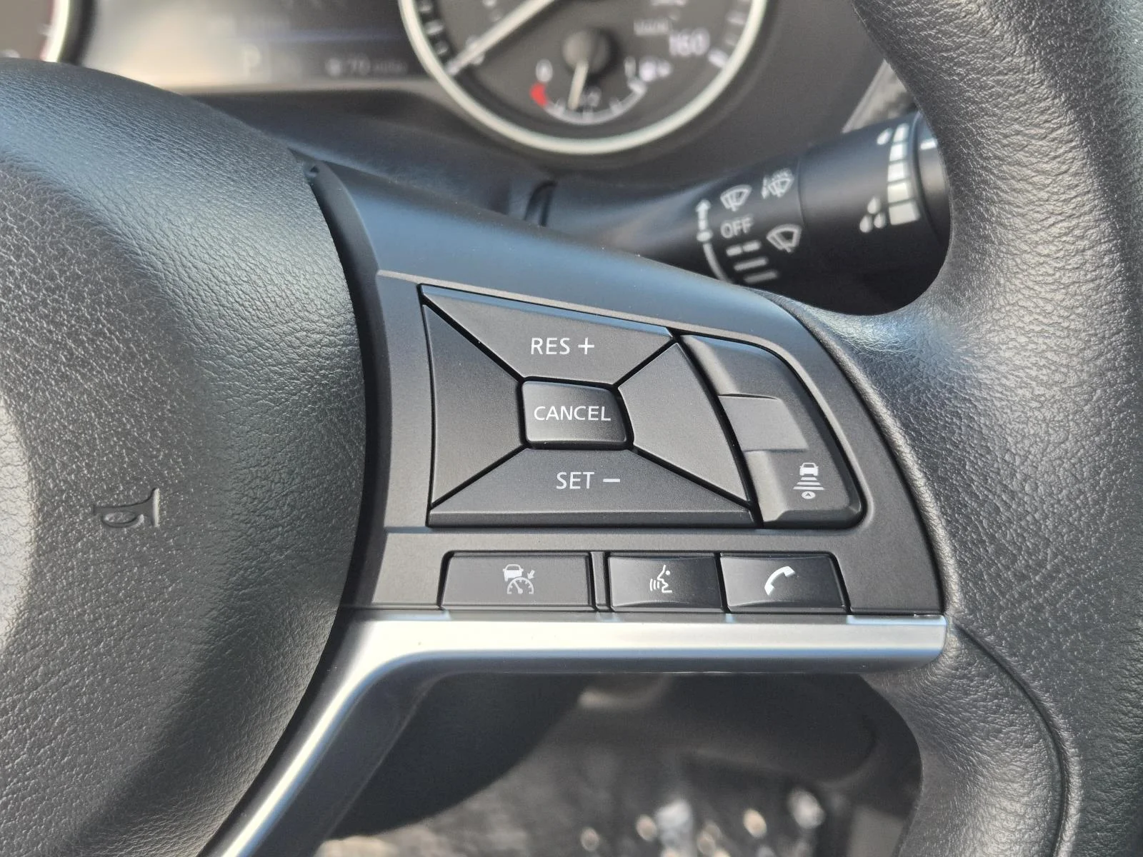 2024 Nissan Sentra SV - Photo 18