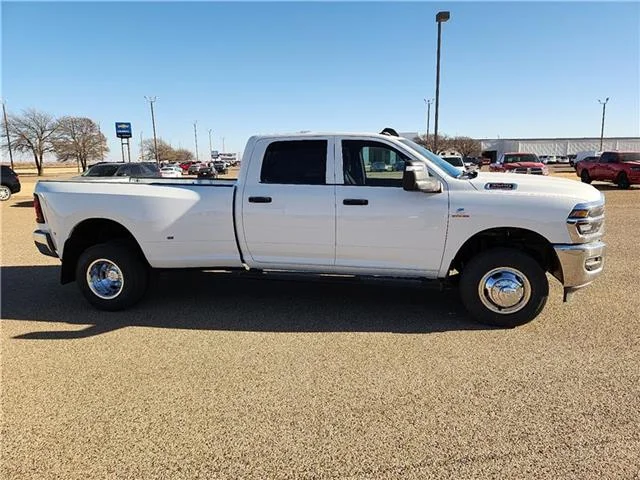 New 2026 PW7 Bright Whit Ram TRADESMAN CREW CAB 4X4 8