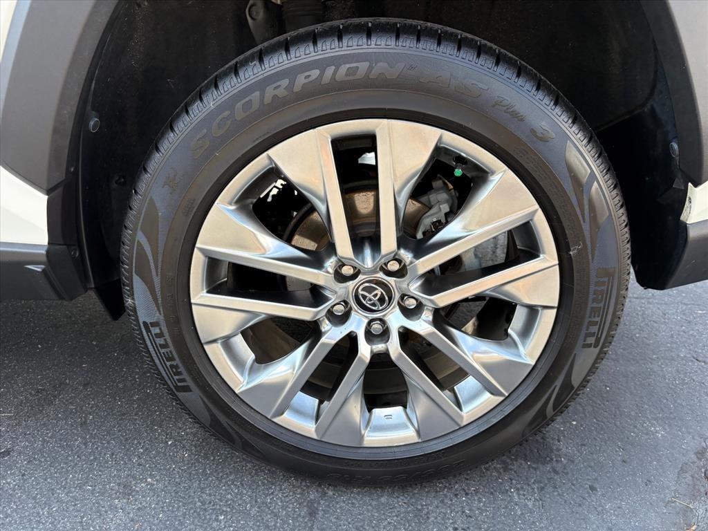 2021 Toyota RAV4 XLE Premium - Photo 24