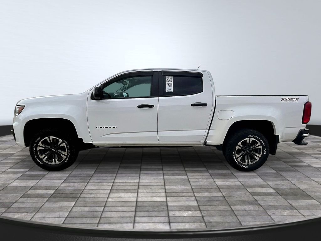 Used 2022 White Chevrolet Z71 image 4