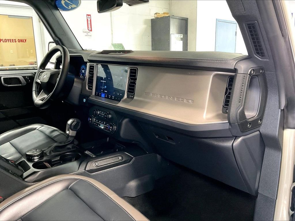 Used 2025 Beige Ford Outer Banks image 14