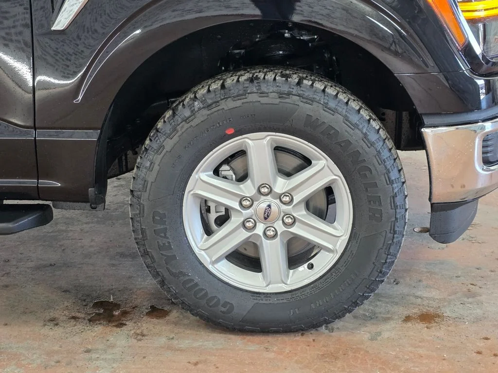 New 2026 Black Ford XLT image 9