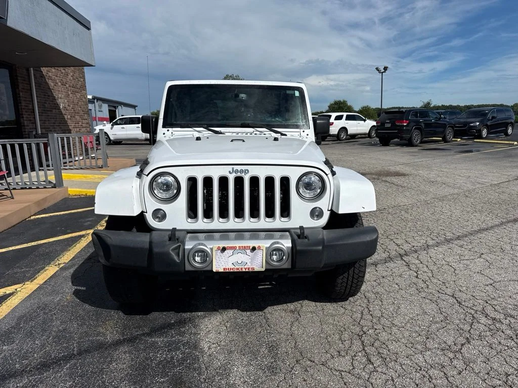 Used 2017  Jeep Unlimited Sahara image 2