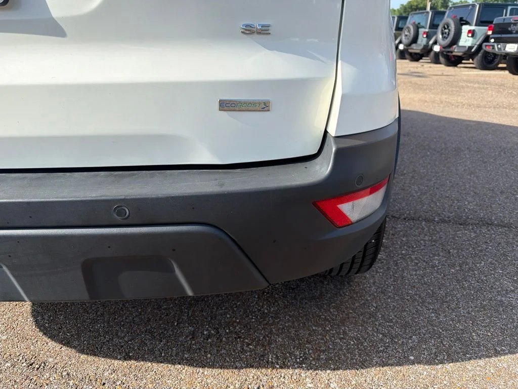 Used 2020 White Ford SE image 6