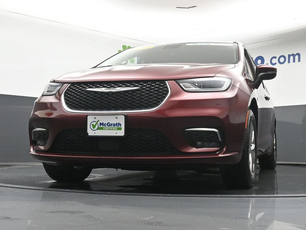 Used 2023 Red Chrysler Touring L image 7