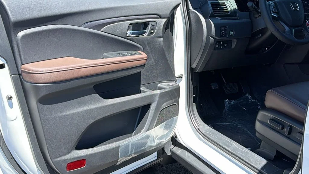 New 2026 Platinum White Pearl Honda RTL image 23