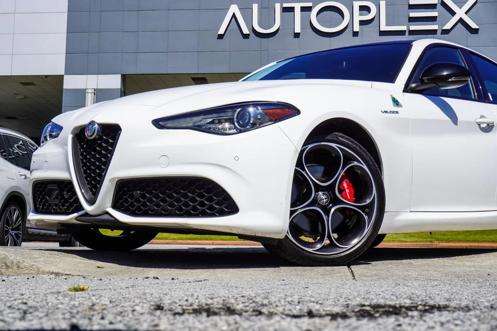 Used 2022 White Alfa Romeo Veloce image 2