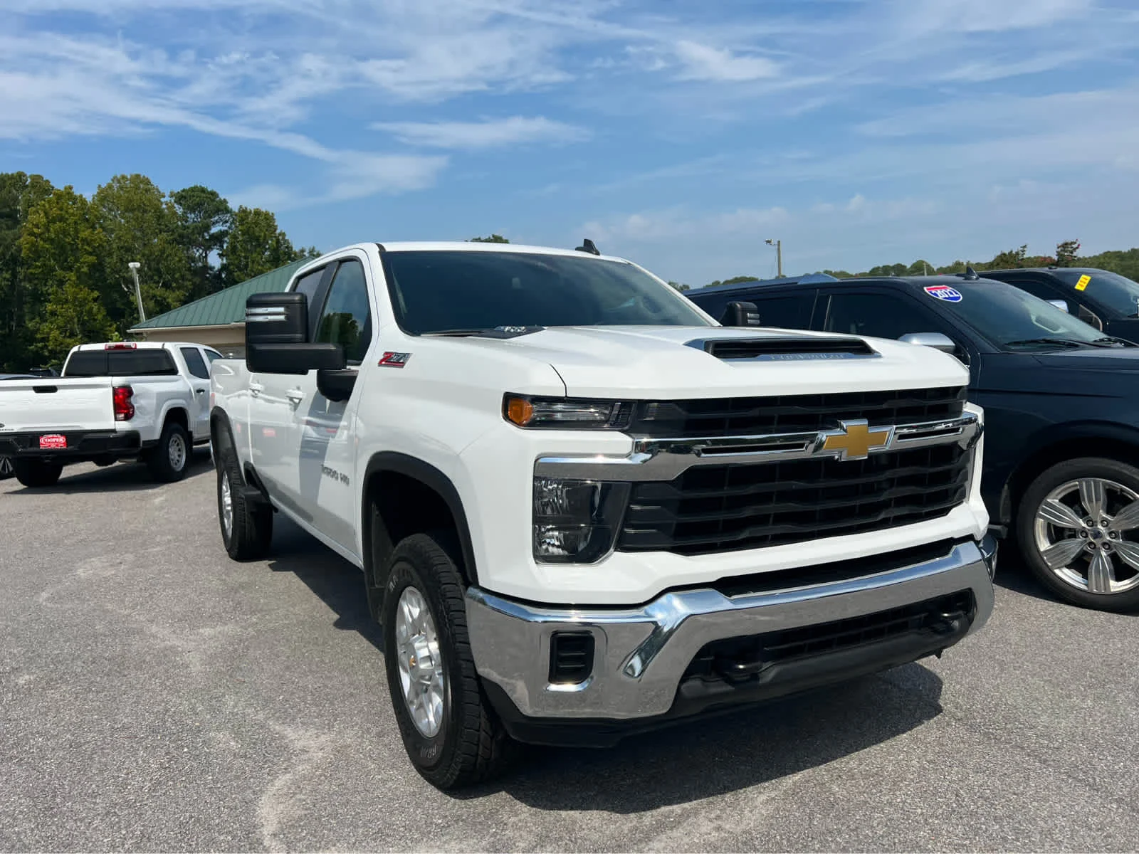 Used 2024 Summit White Chevrolet LT image 2
