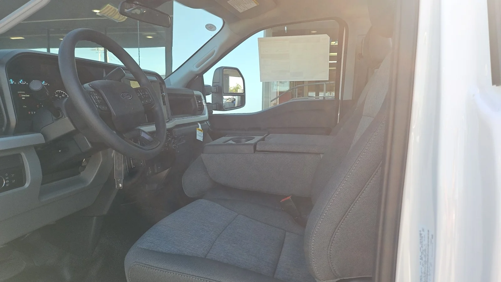 New 2027 Oxford White Ford XL 4WD image 10