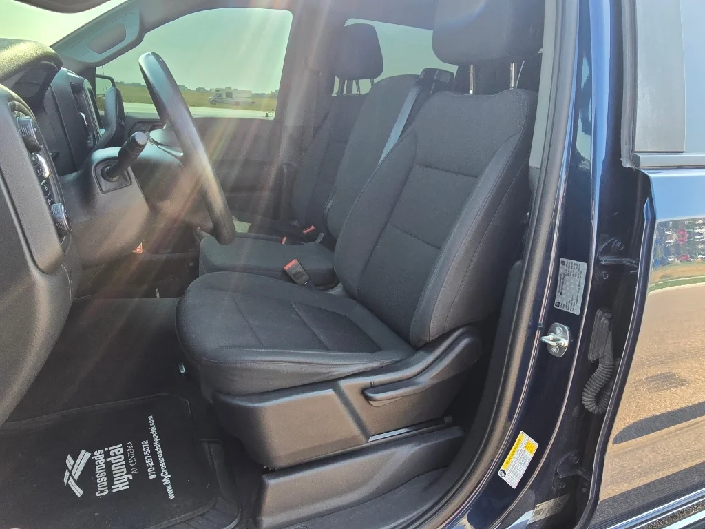 Used 2019 Northsky Blue Metallic Chevrolet Custom image 19