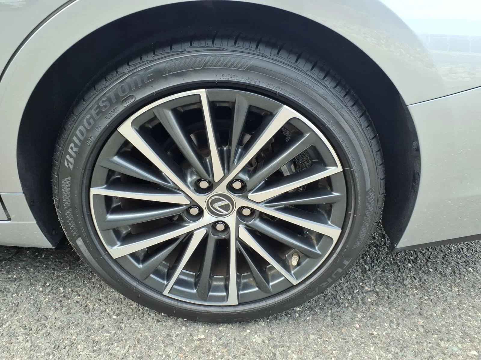 Certified Used 2024 Iridium (1l2) Lexus Premium & Navigation Package image 18