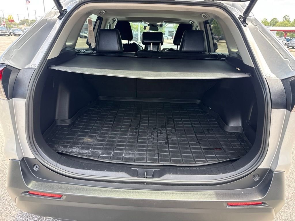Used 2022 Silver Toyota XLE Premium image 19