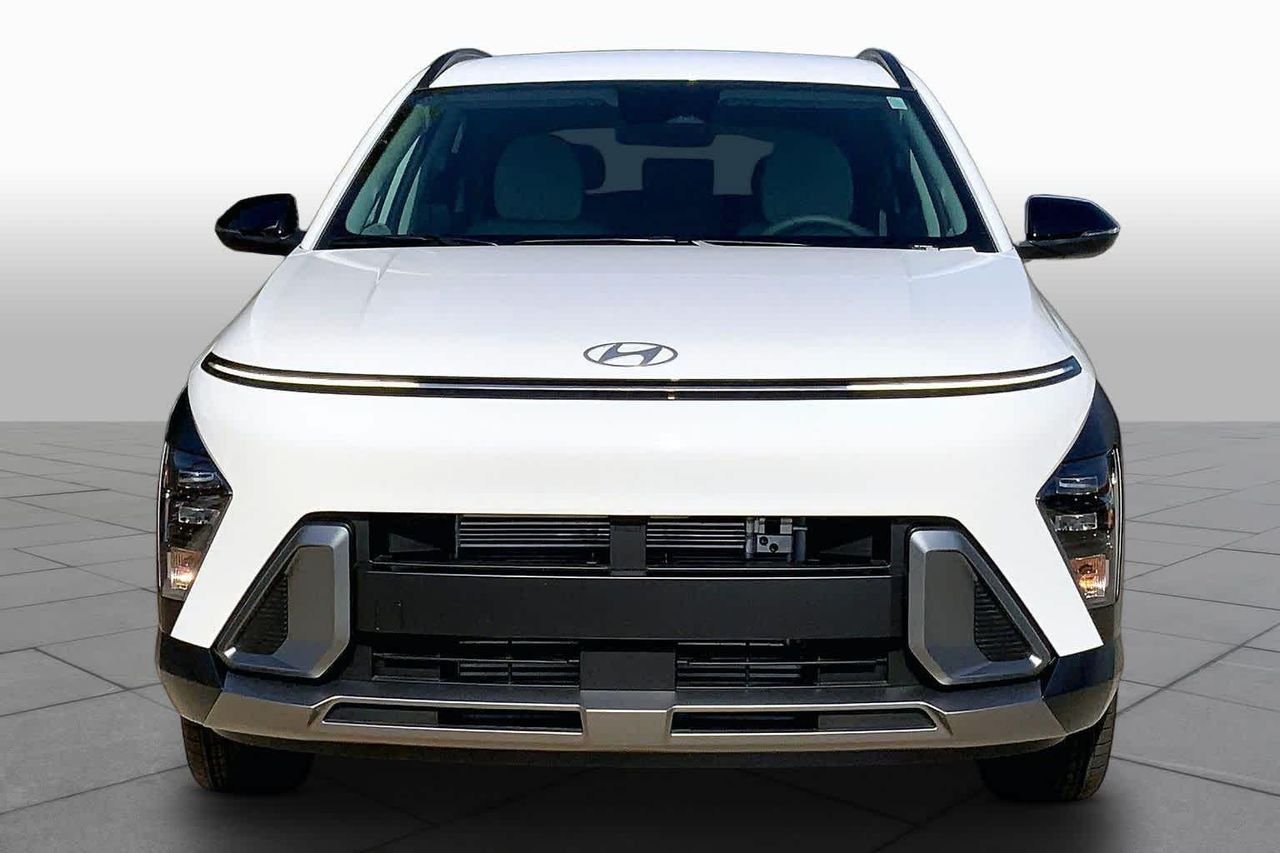 New 2026 Atlas White Hyundai SEL Premium FWD image 3