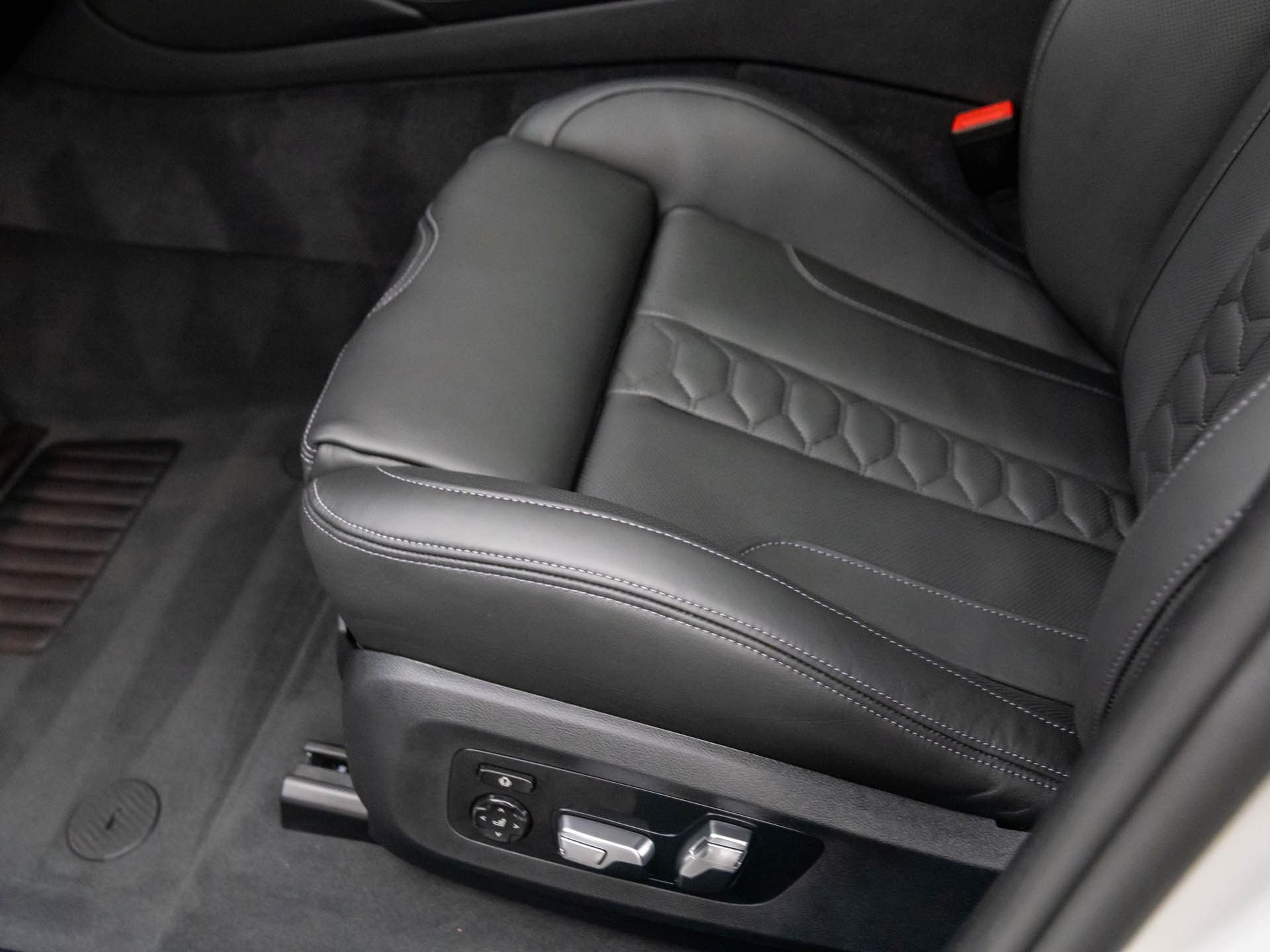 2026 BMW X6 M X6 M - Photo 17