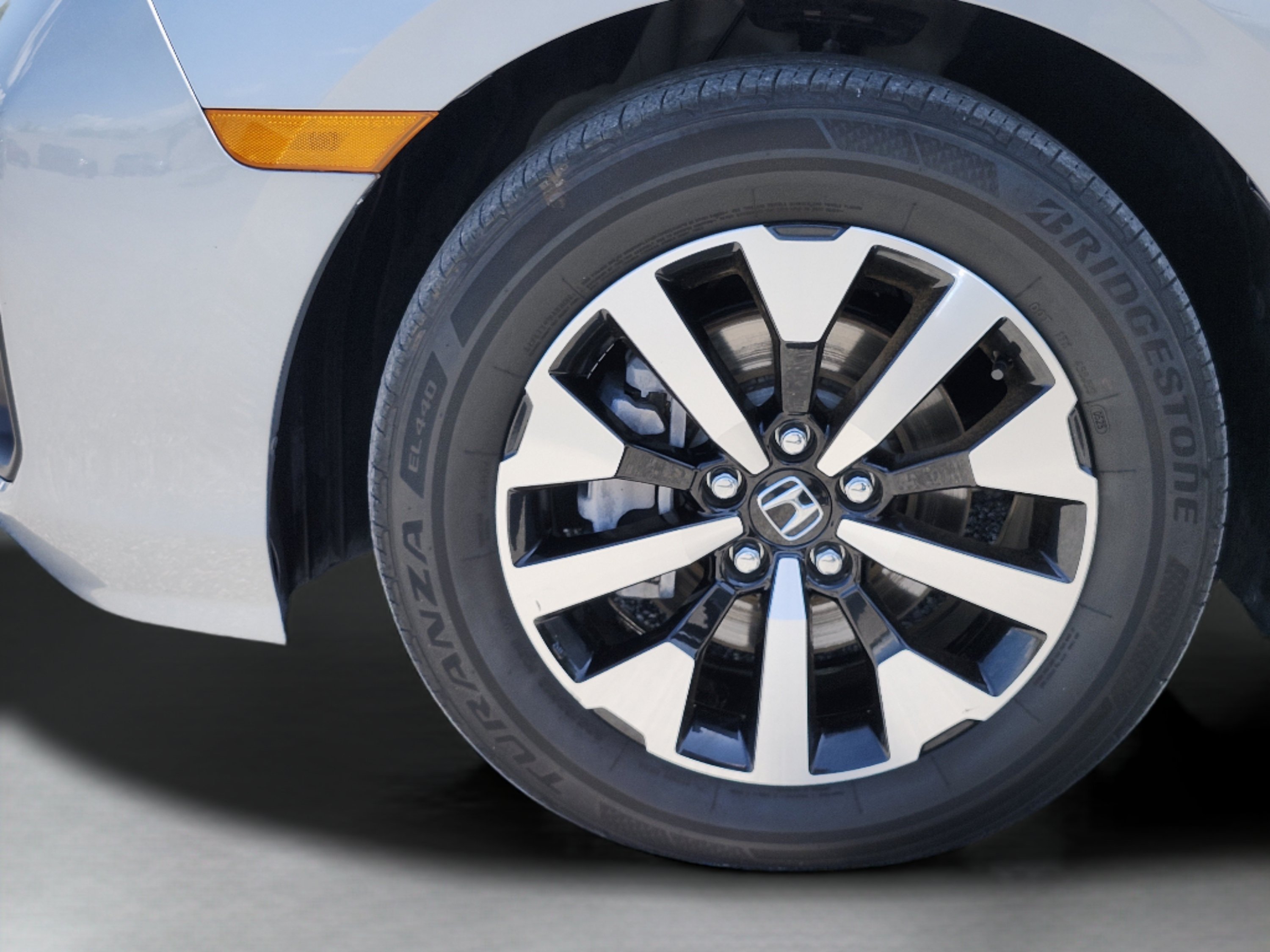 Used 2025 Silver Honda EX-L image 40