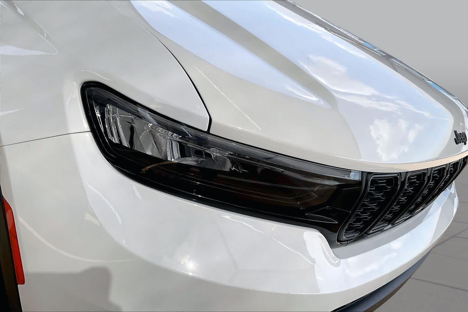 Used 2023 Bright White Clearcoat Jeep Altitude image 26