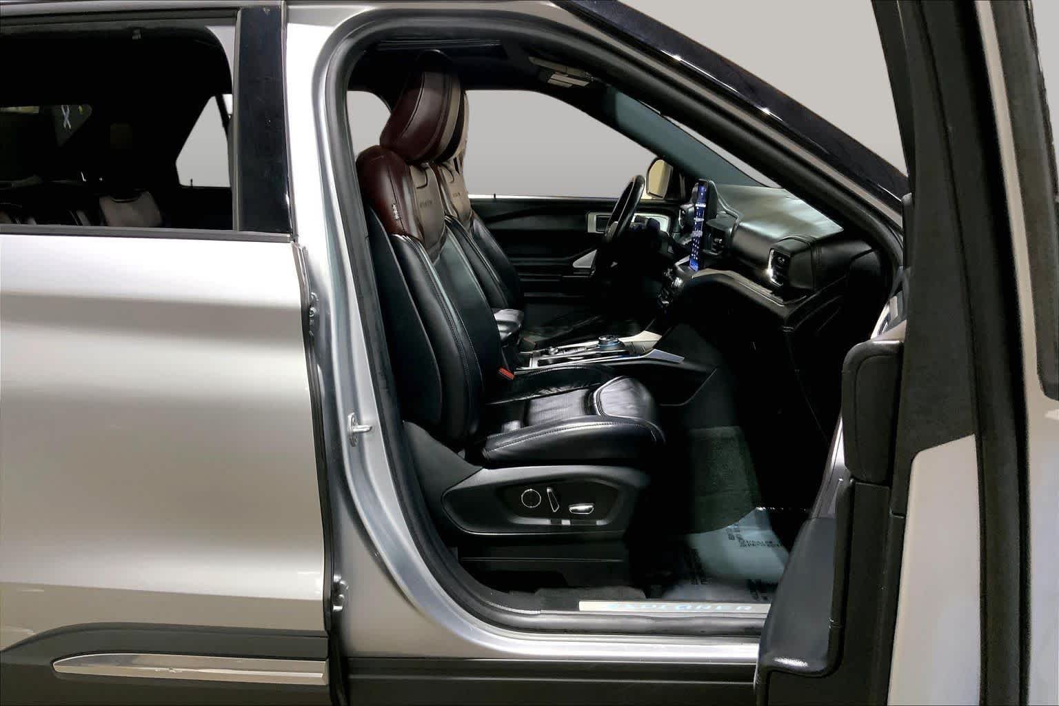 Used 2020 Iconic Silver Metallic Ford Platinum image 9
