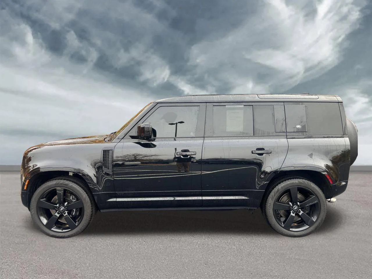 Certified Used 2024 Santorini Black Metallic Land Rover V8 image 2