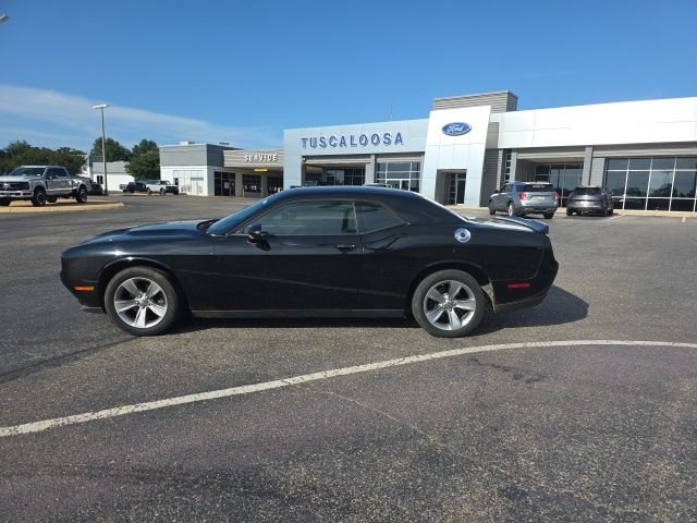 Used 2019 Pitch Black Clearcoat Dodge SXT image 6
