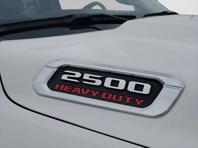 New 2026 Bright White Clear-Coat Exterior Paint RAM TRADESMAN image 40
