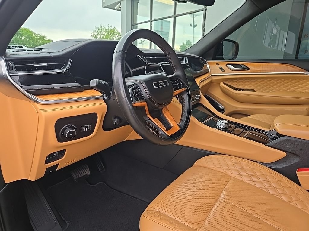Used 2024 Black Jeep Summit image 38