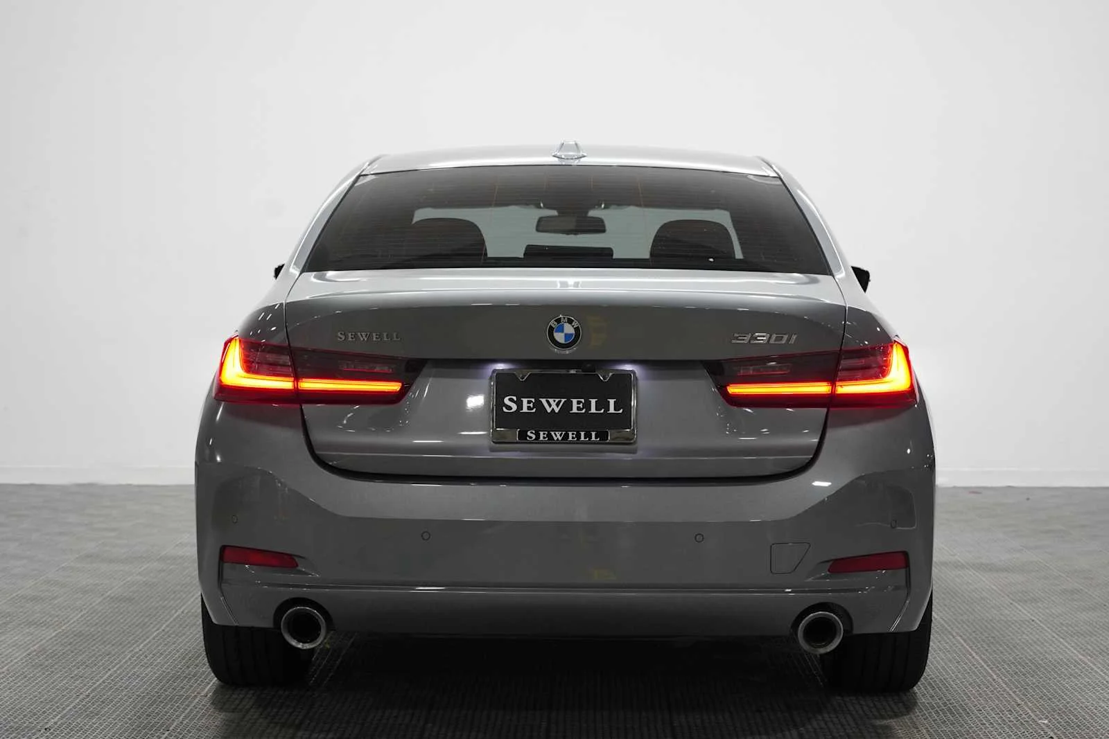 Certified Used 2023 Skyscraper Grey Metallic BMW 330i image 5