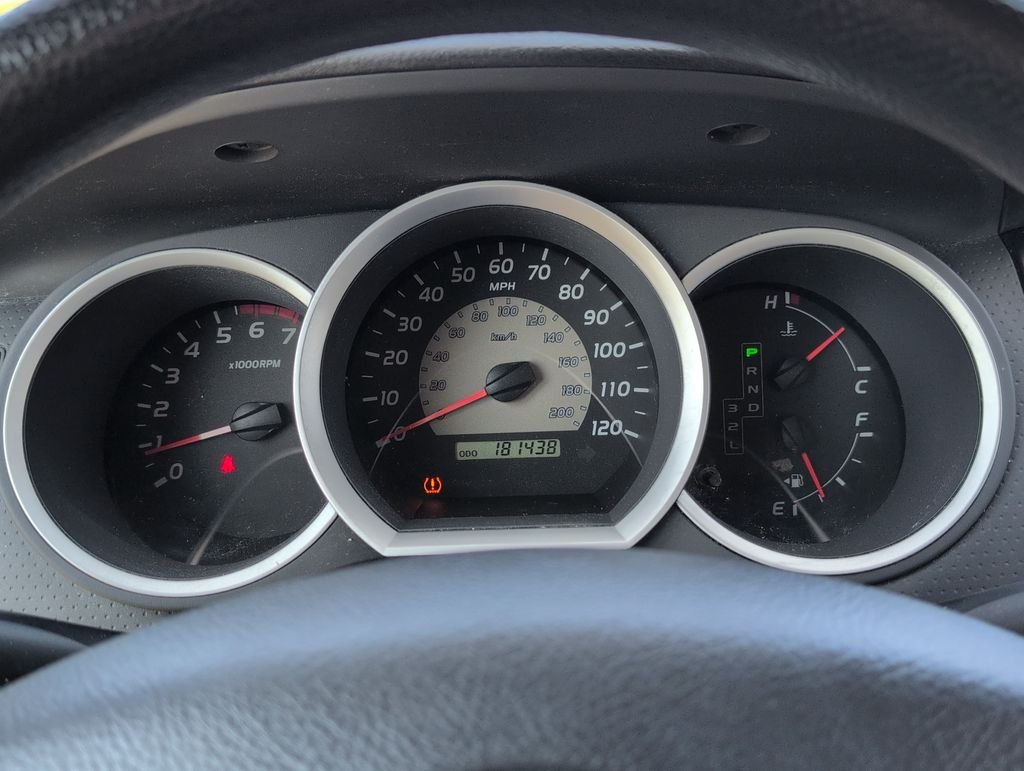 Used 2009 Silver Toyota Base image 14