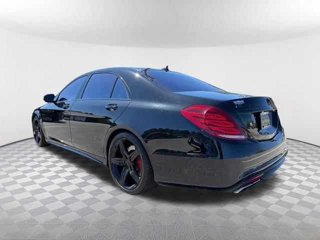 Used 2017 Black Mercedes-Benz 4MATIC® image 7