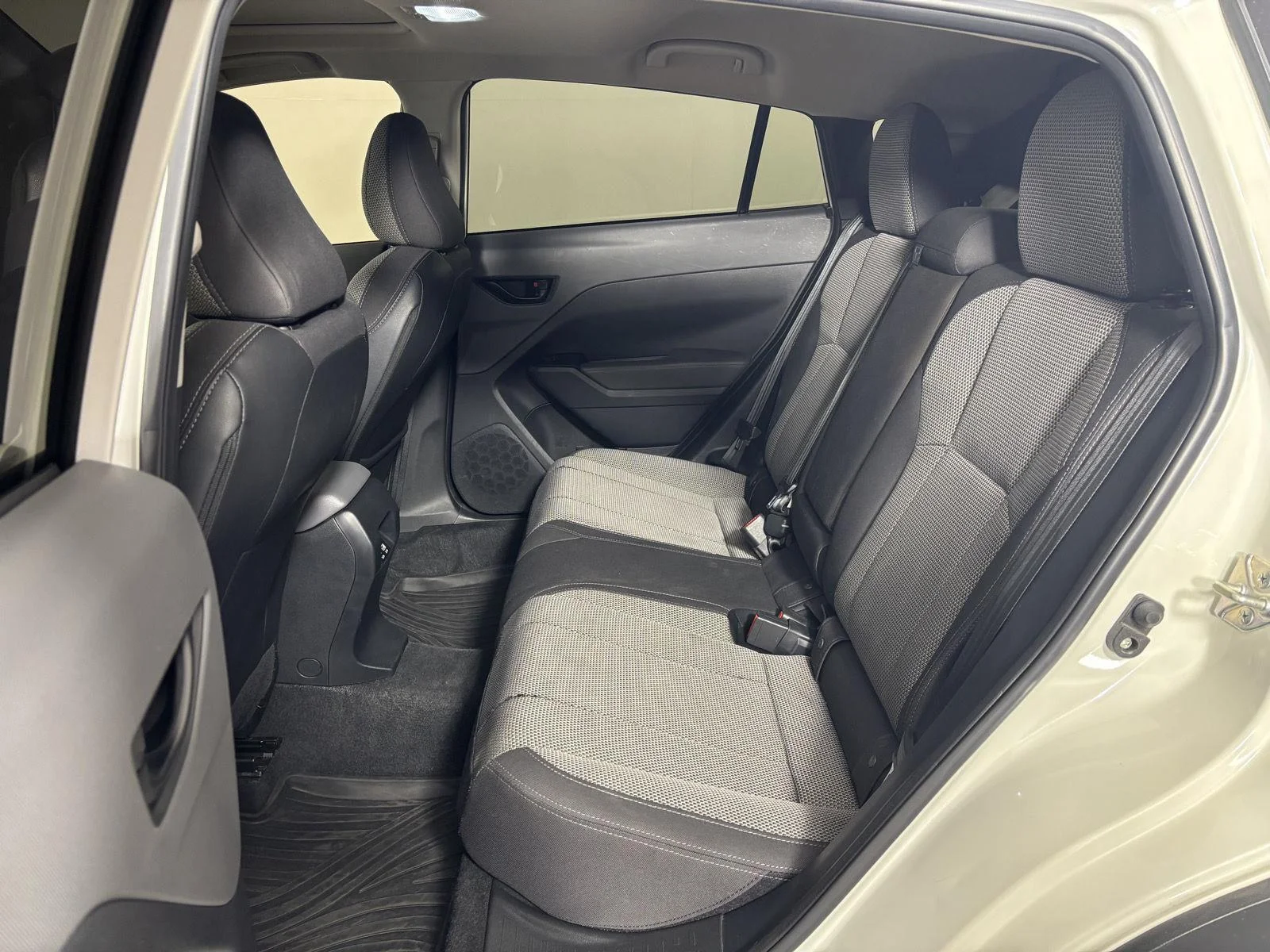 Used 2024 Crystal White Pearl Subaru Premium image 15