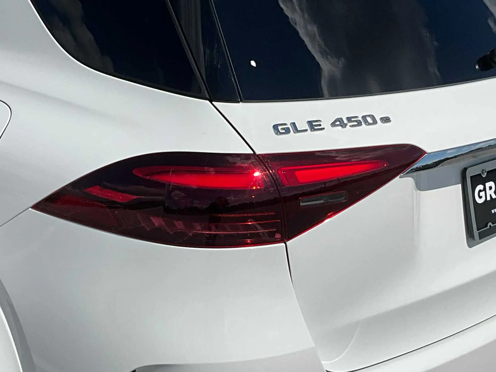 Used 2025 Polar White Mercedes-Benz GLE 450e image 81
