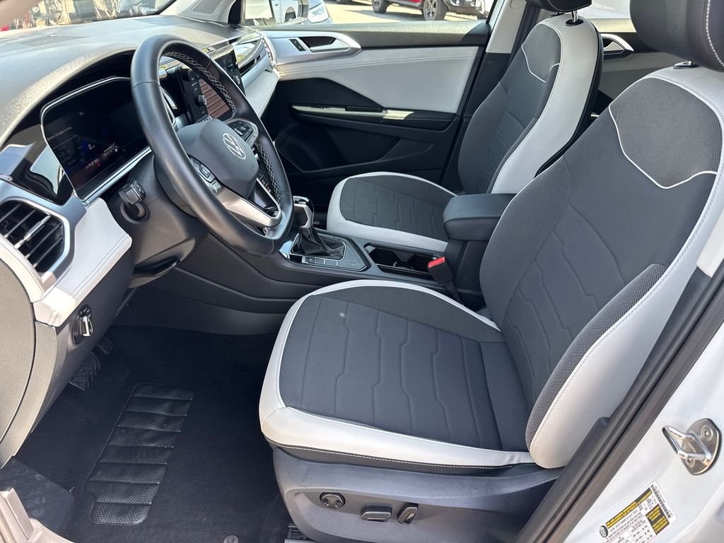 Used 2025 Silver Volkswagen 1.5T SE image 24
