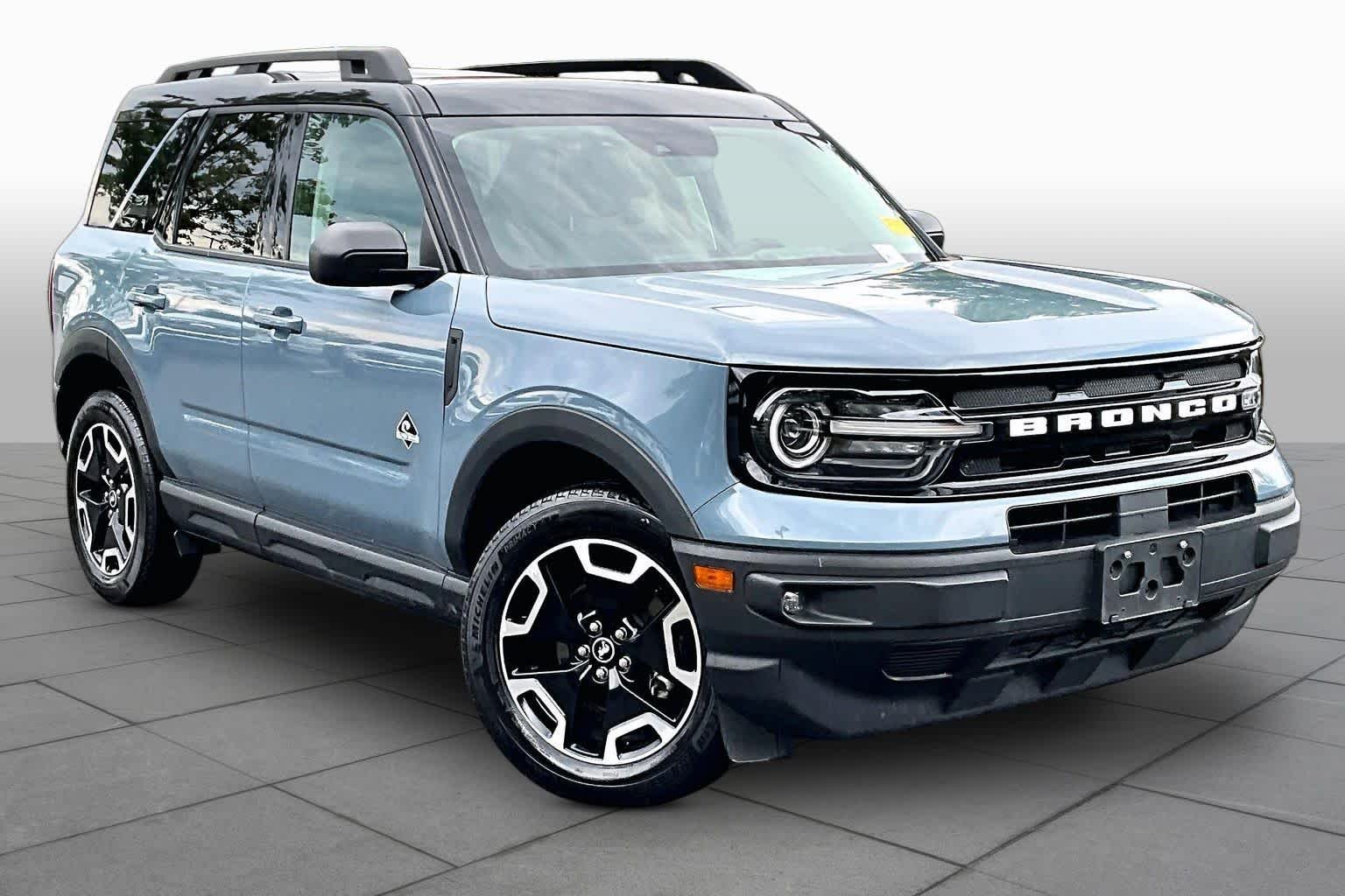 Used 2024 Azure Gray Metallic Tri-Coat Ford Outer Banks image 3