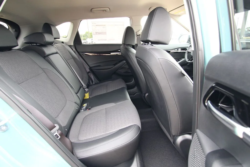 New 2026 Pluton Blue / Black Roof Kia S image 9