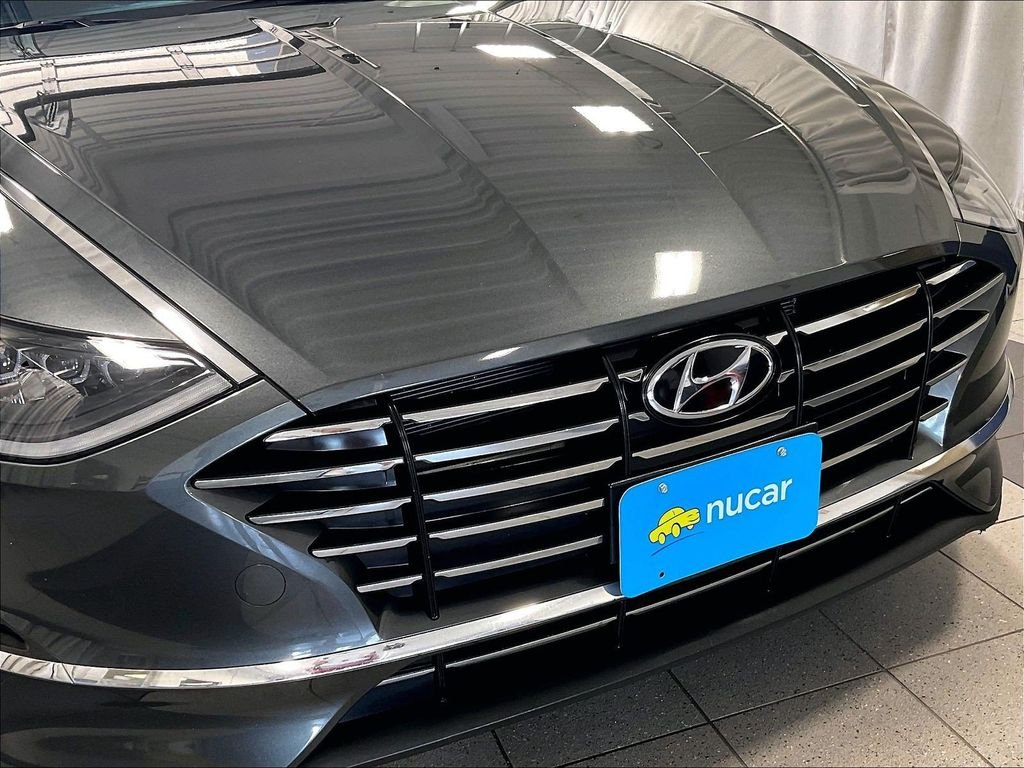 Used 2023 Gray Hyundai SE image 31