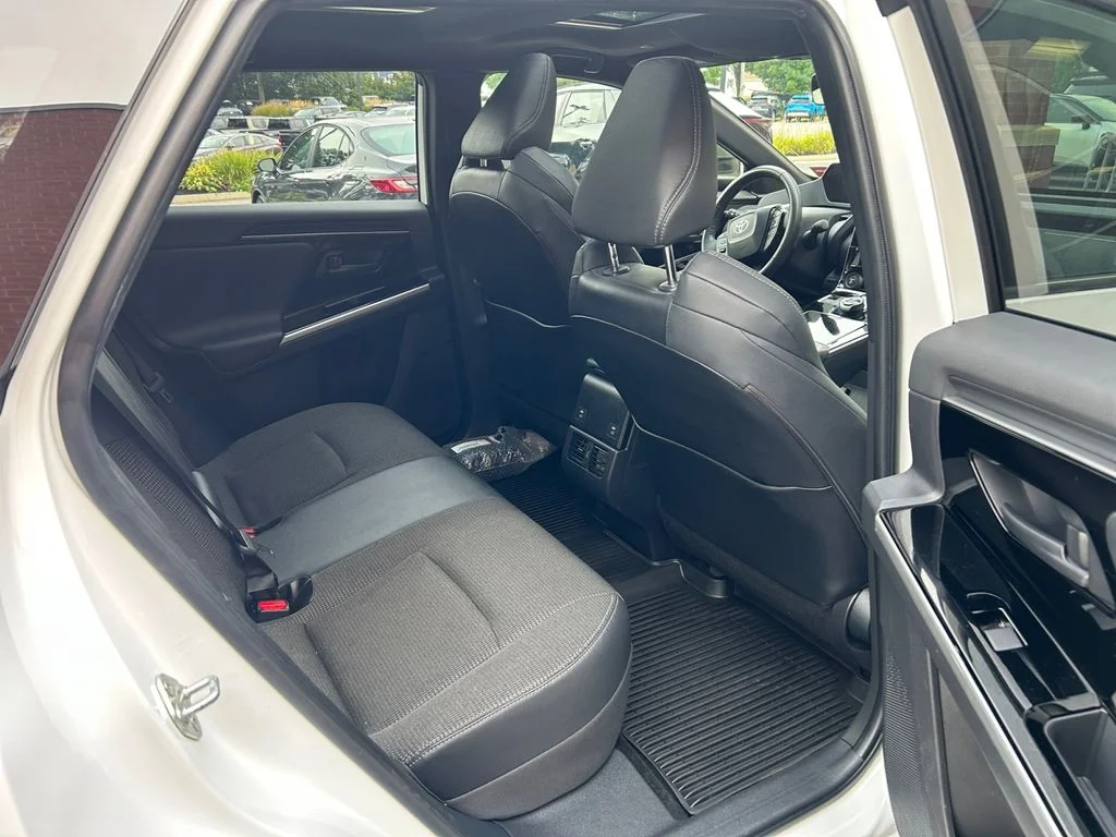 Used 2023 Pearl Toyota XLE image 17