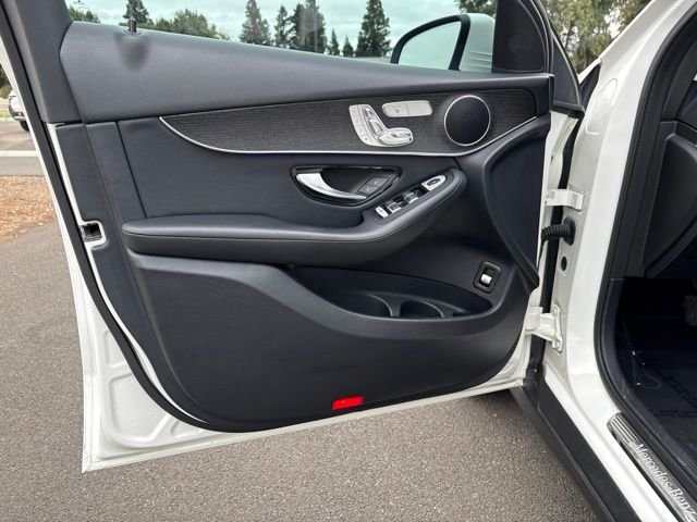 Used 2021  Mercedes-Benz GLC 300 image 17