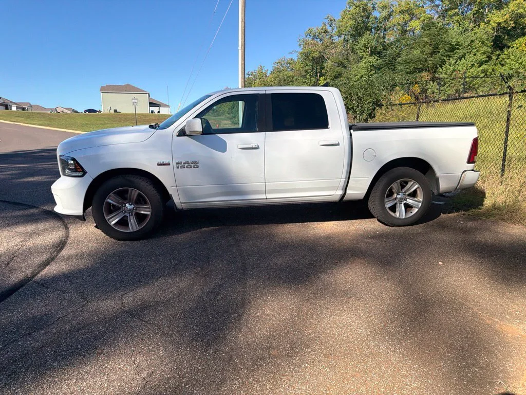 Used 2016 White Ram Sport image 10