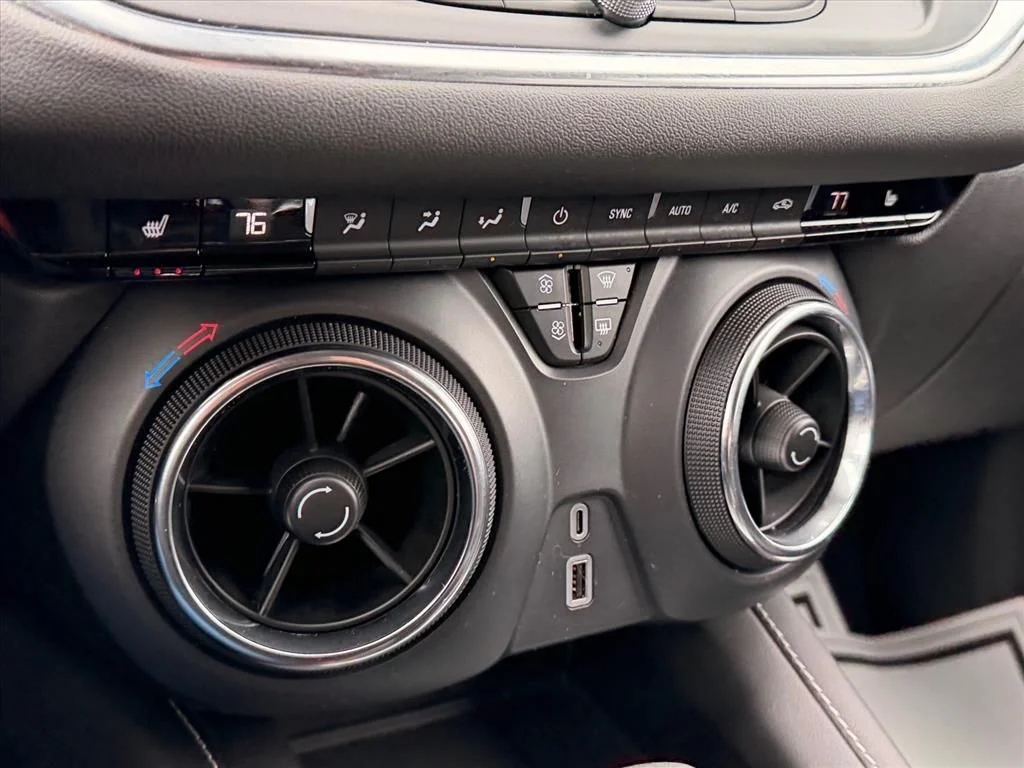 Used 2025 Black Chevrolet LT image 27