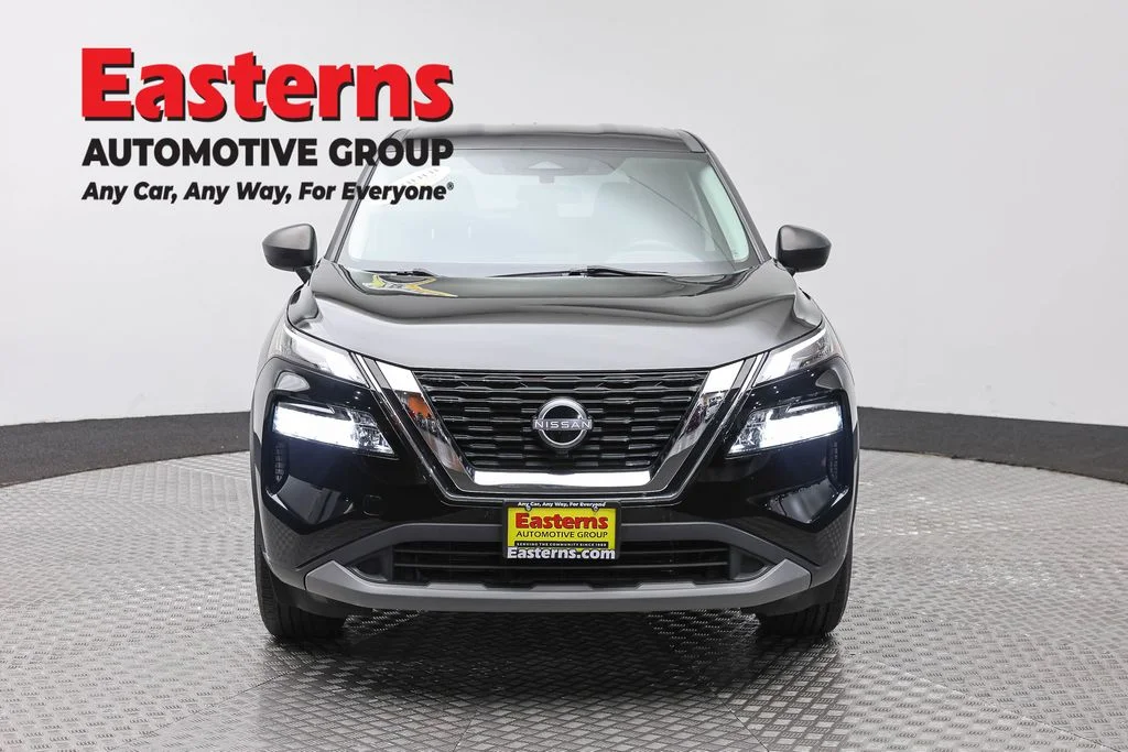 Used 2023 Black Nissan S image 2