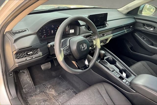 Used 2023 Silver Honda EX image 10