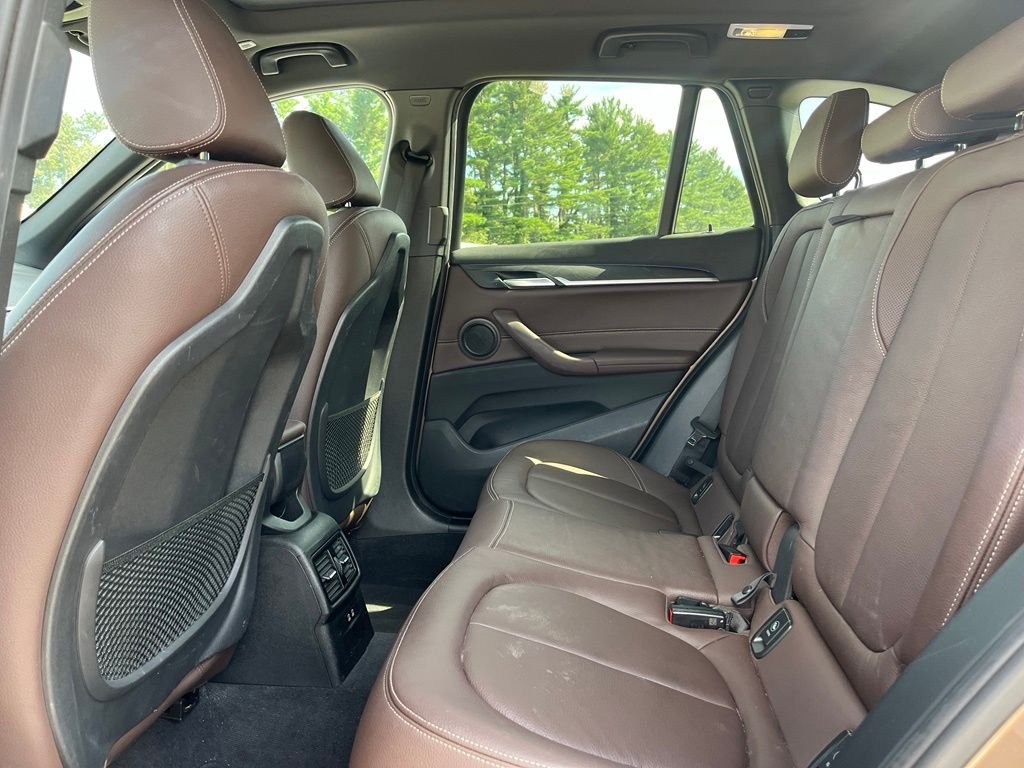 Used 2020 Beige BMW xDrive28i image 23