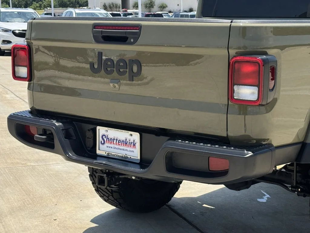 Used 2025 Green Jeep Nighthawk image 6