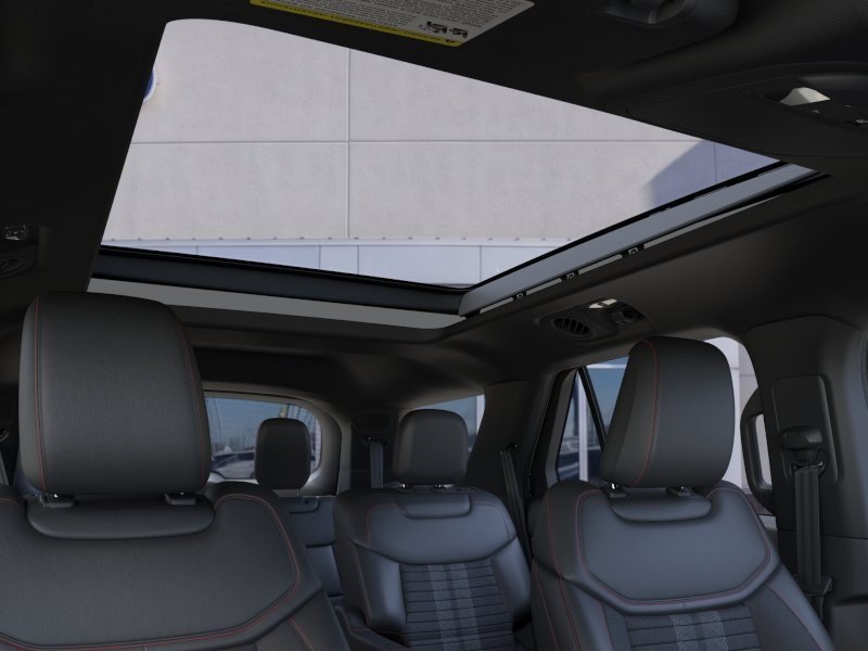 New 2026 Star White Metallic Tri-Coat Ford ST-Line image 22