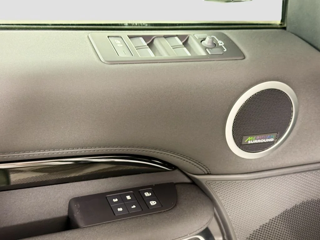 New 2026 Fuji White Land Rover S image 18
