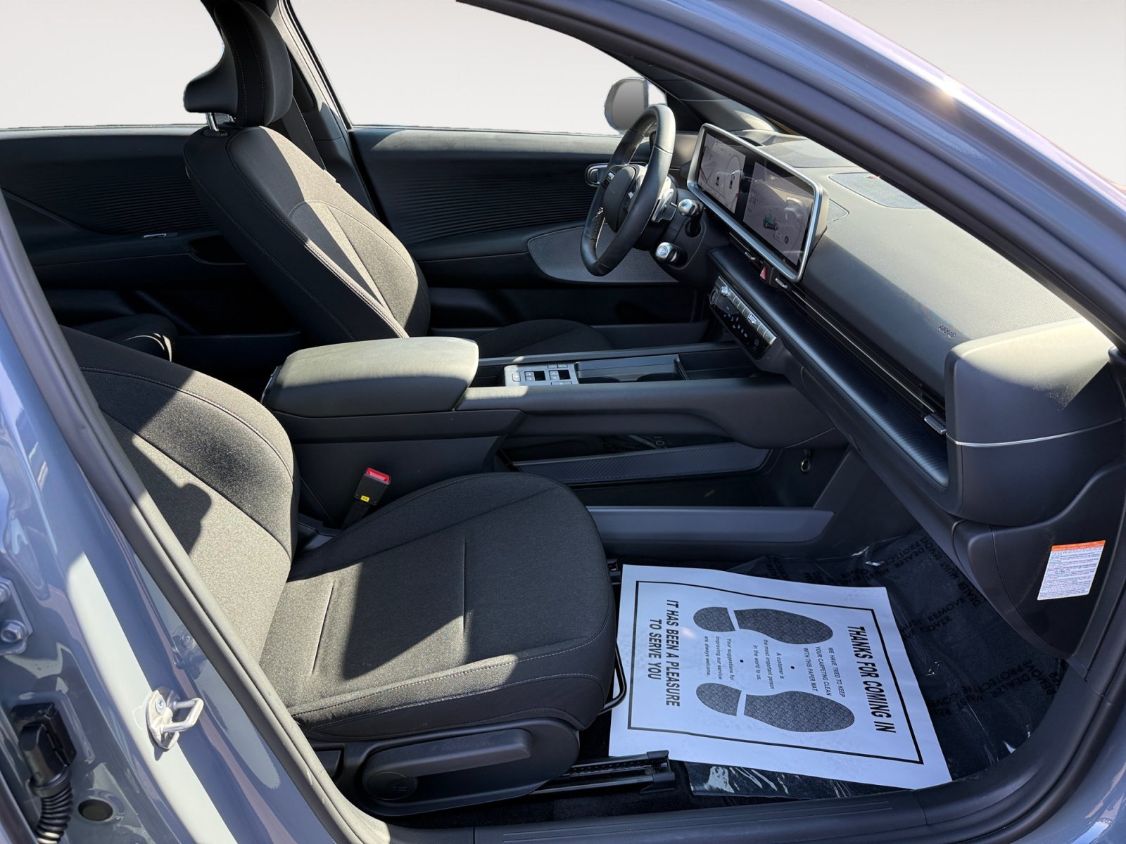 Certified Used 2025 Blue Hyundai SE image 19