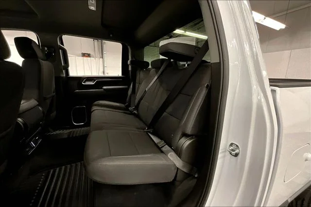 Used 2025 Summit White Chevrolet LT image 25