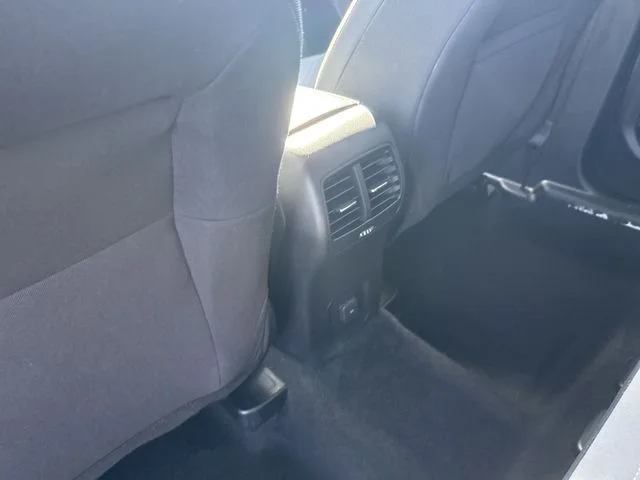 Used 2020 Magnetic Metallic Ford SE image 23