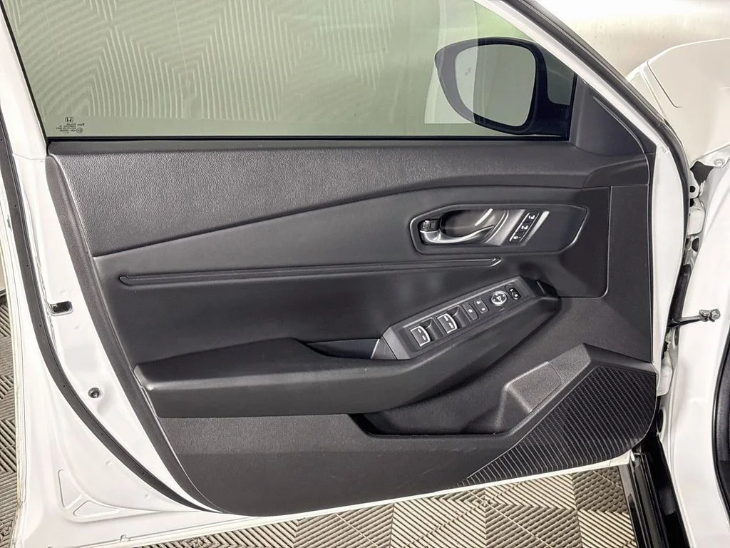 Used 2024 White Honda EX-L image 10
