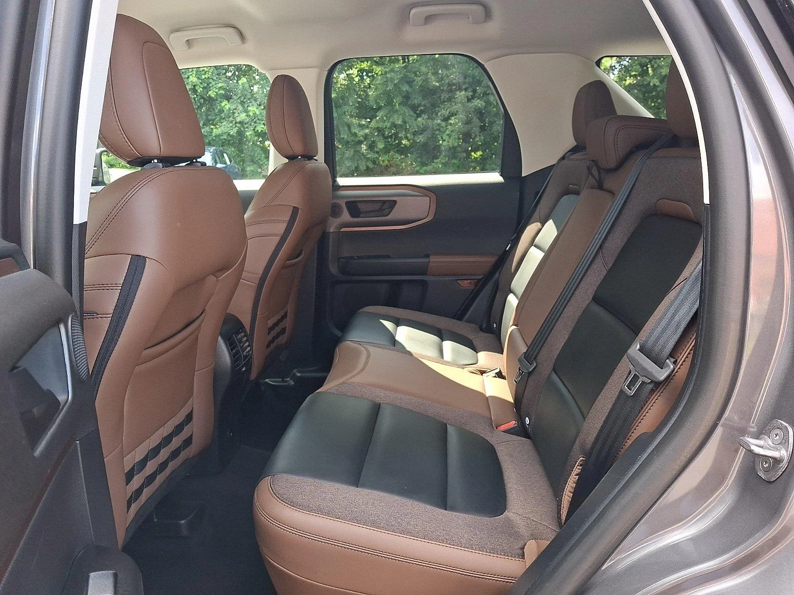 Used 2025 Carbonized Gray Metallic Ford Outer Banks image 10